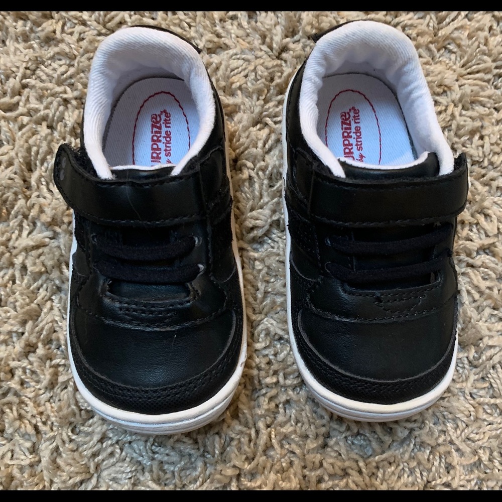 Black Surprise Rite Tennis Shoes